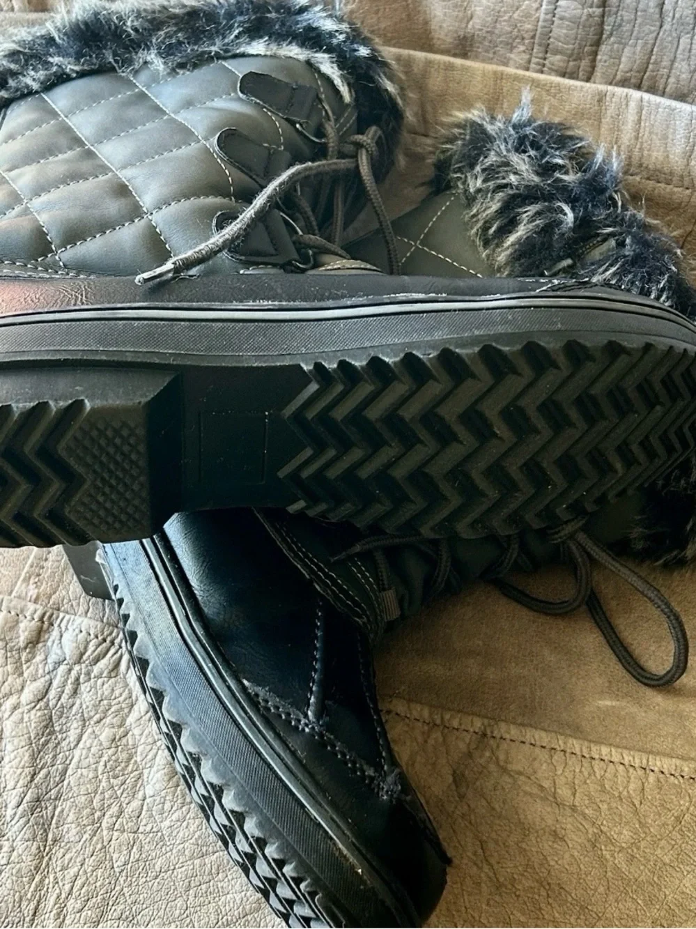 Dream Pairs Swiss-Low-5 Thinsulated Boots - Black/Grey - Size 8